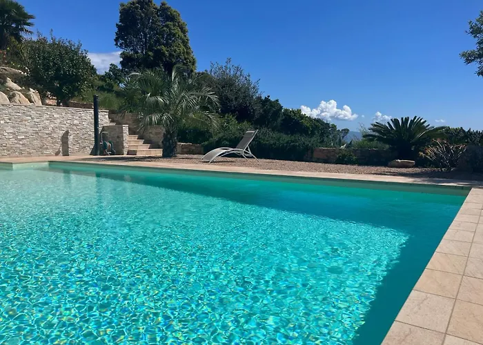 1 Avec Piscine & Vue Sur La Baie D'ajaccio Alata